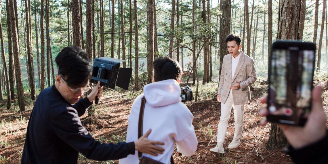 Sản xuất MV ca nhạc chuyên nghiệp cần những yếu tố nào? 1 Sản xuất MV ca nhạc chuyên nghiệp cần những yếu tố nào?